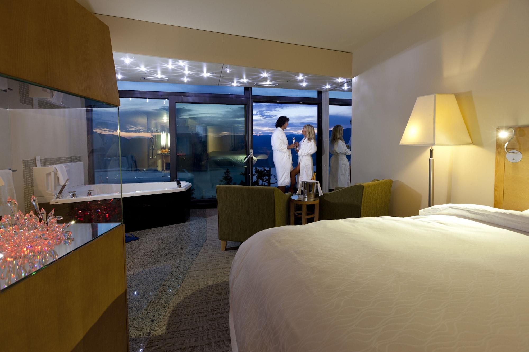 Sparkling Hill Resort And Spa - Adults-Only Resort Vernon Exteriör bild