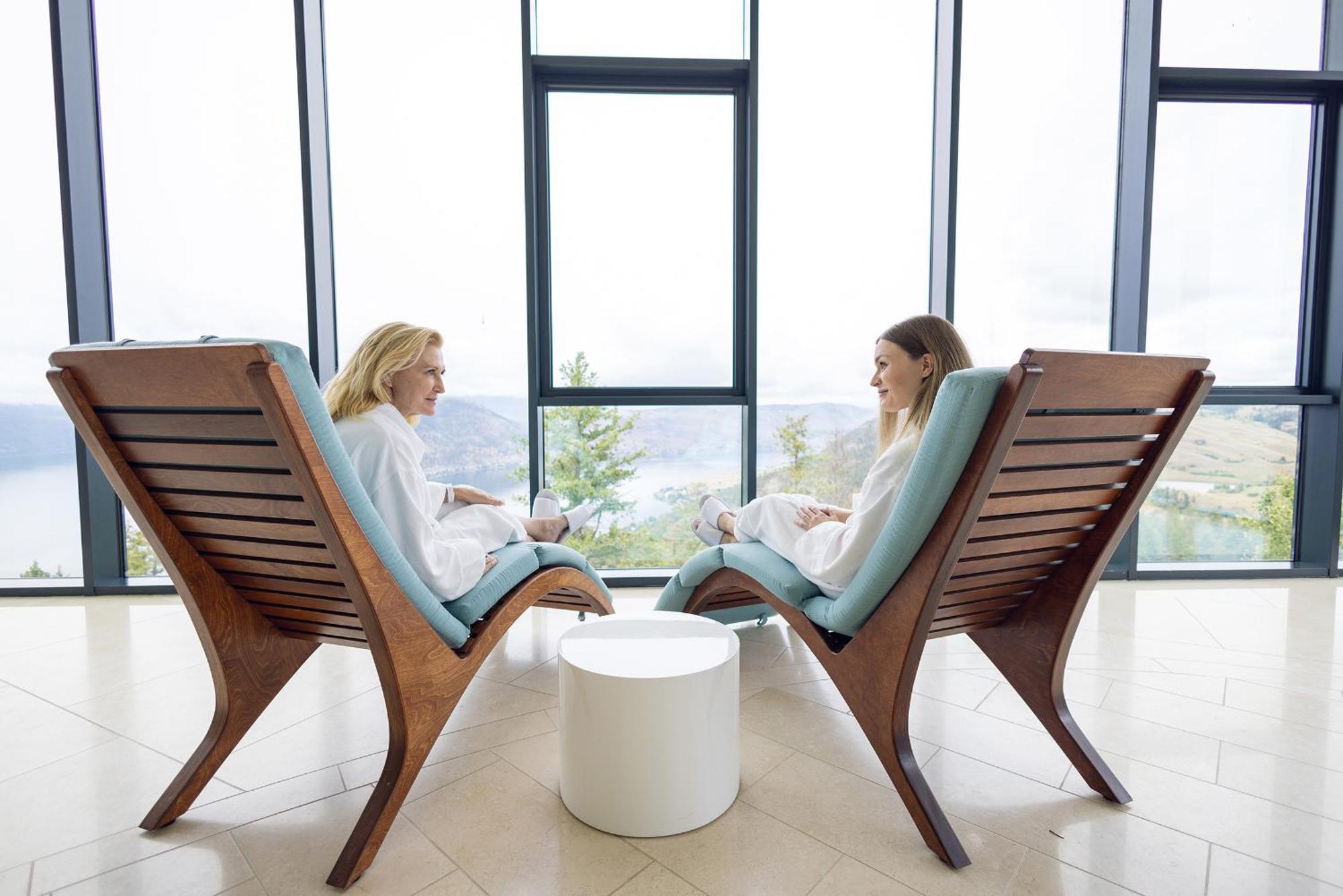 Sparkling Hill Resort And Spa - Adults-Only Resort Vernon Exteriör bild