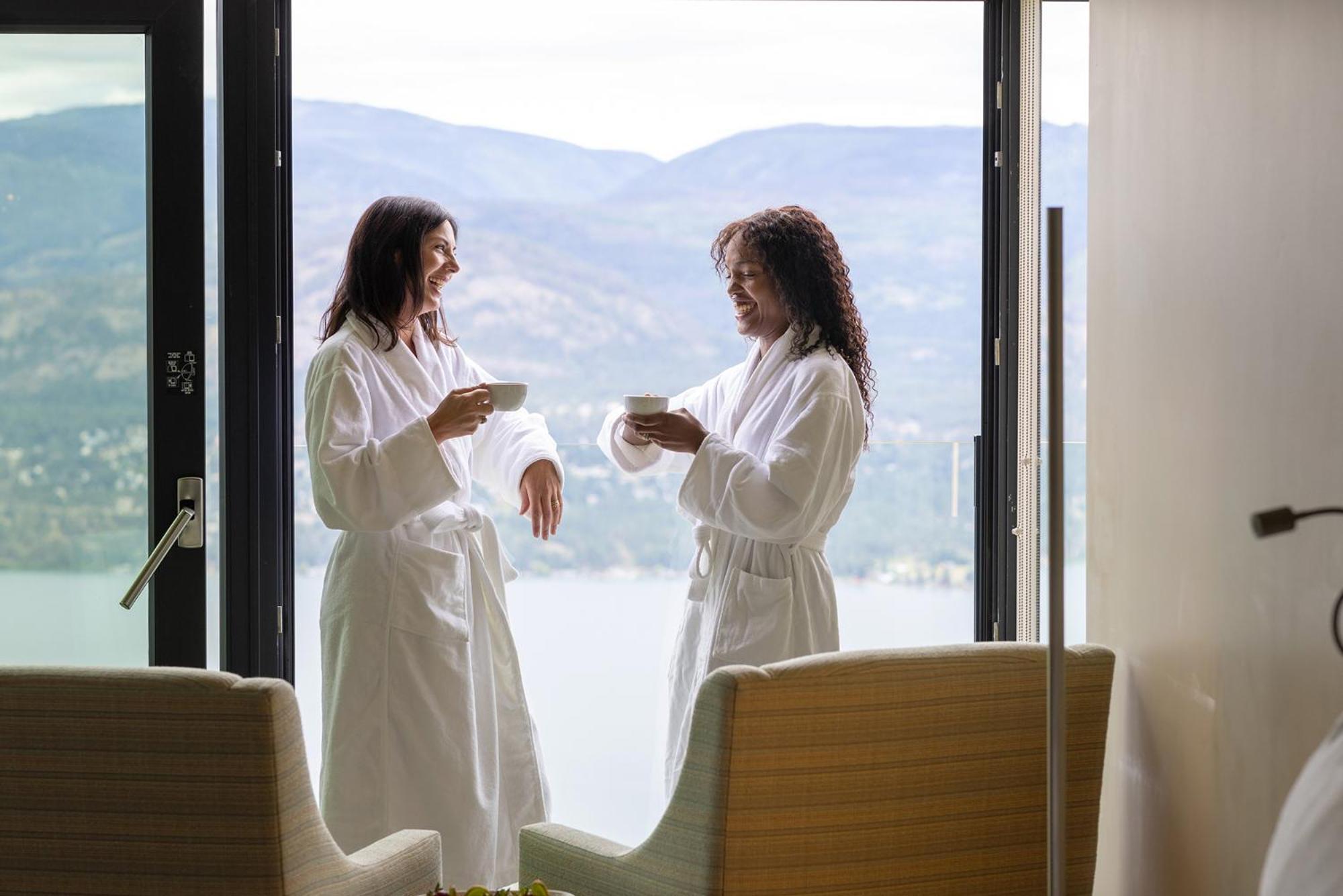 Sparkling Hill Resort And Spa - Adults-Only Resort Vernon Exteriör bild